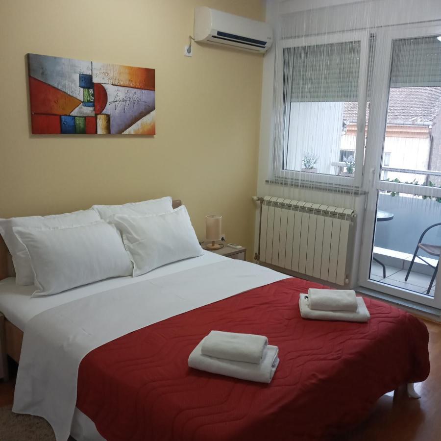 Angellina Apartmani Sremska Mitrovica Eksteriør billede