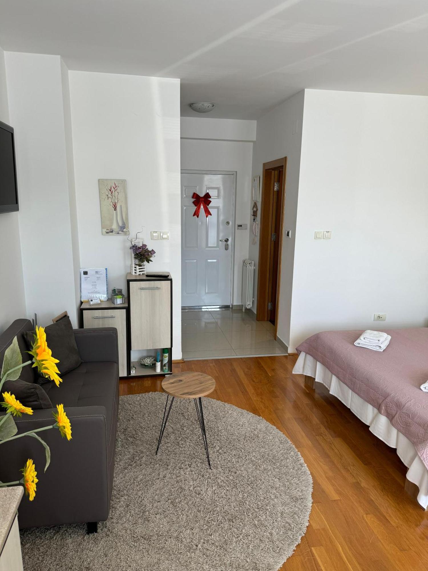 Angellina Apartmani Sremska Mitrovica Eksteriør billede