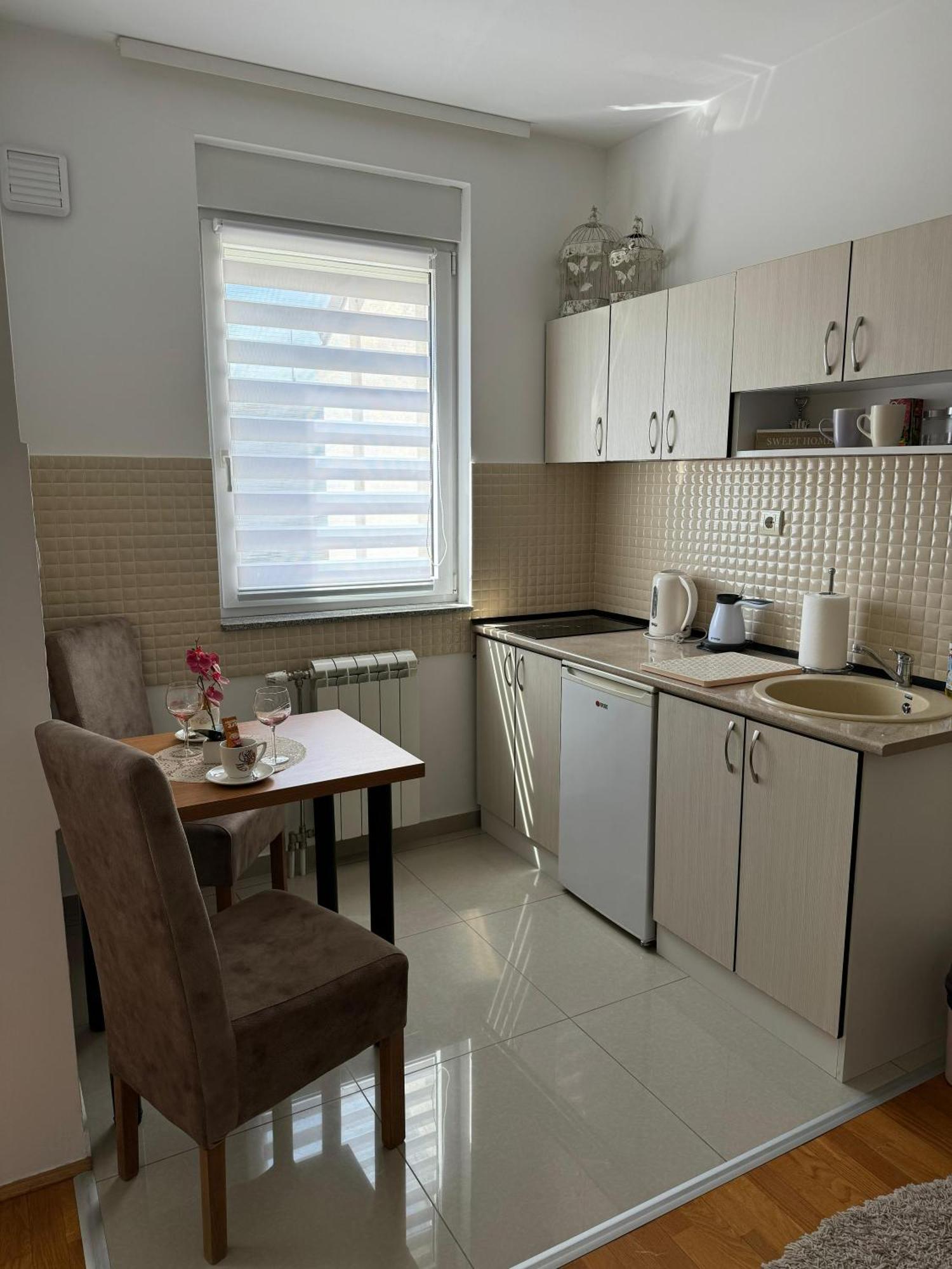 Angellina Apartmani Sremska Mitrovica Eksteriør billede